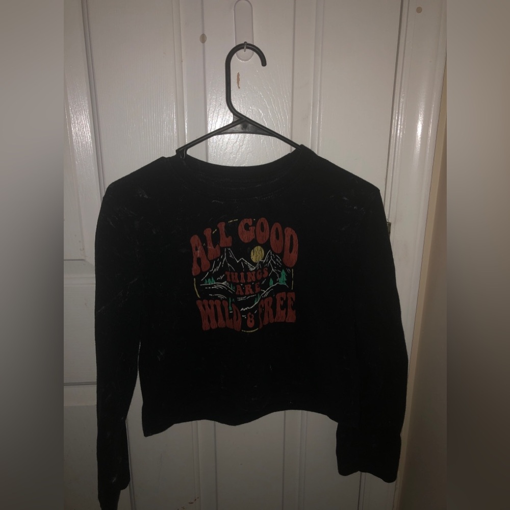 Cropped long sleeve shirt